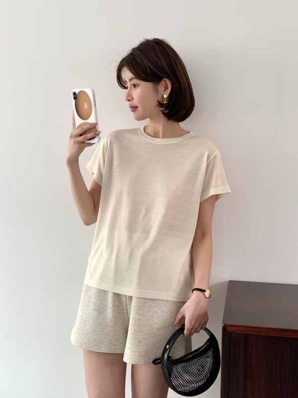 柔軟親膚天絲圓領上衣